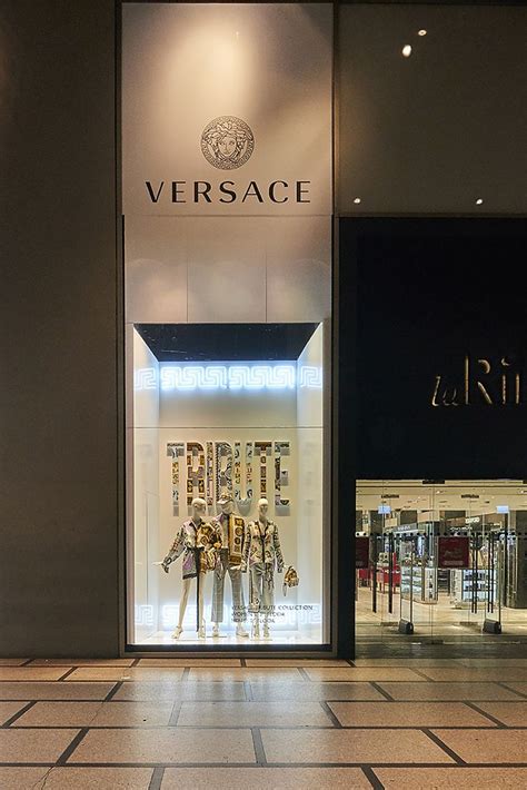 versace tribute milan 2018 rinascente